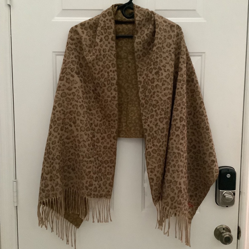 Sanrio Smiles Hello Kitty Brown Leopard Cheetah Scarf Wrap w/‎ Fringe NWT Orig.
